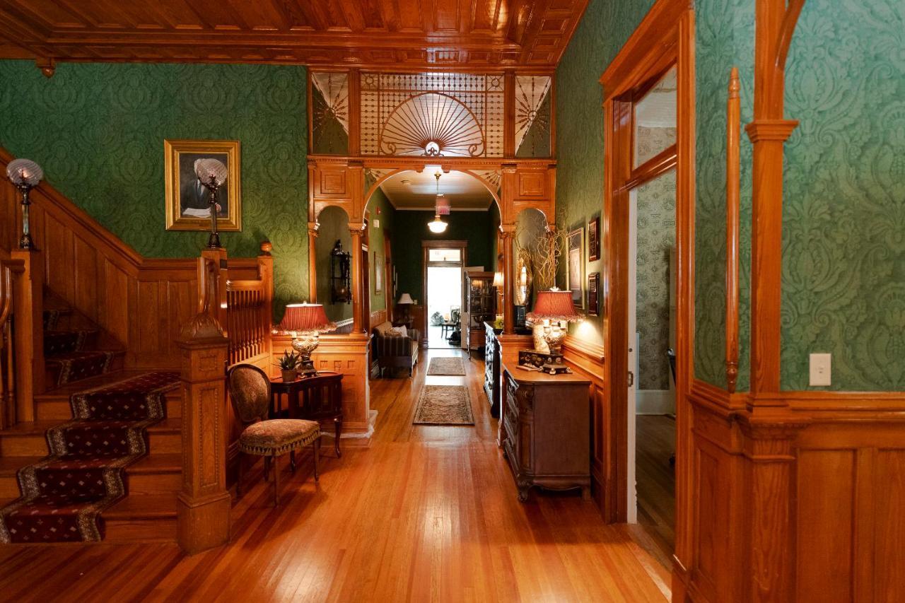 Hotel Captain Henderson House Arkadelphia Exterior foto
