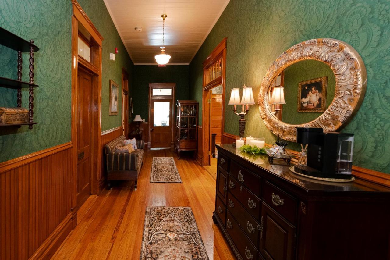 Hotel Captain Henderson House Arkadelphia Exterior foto