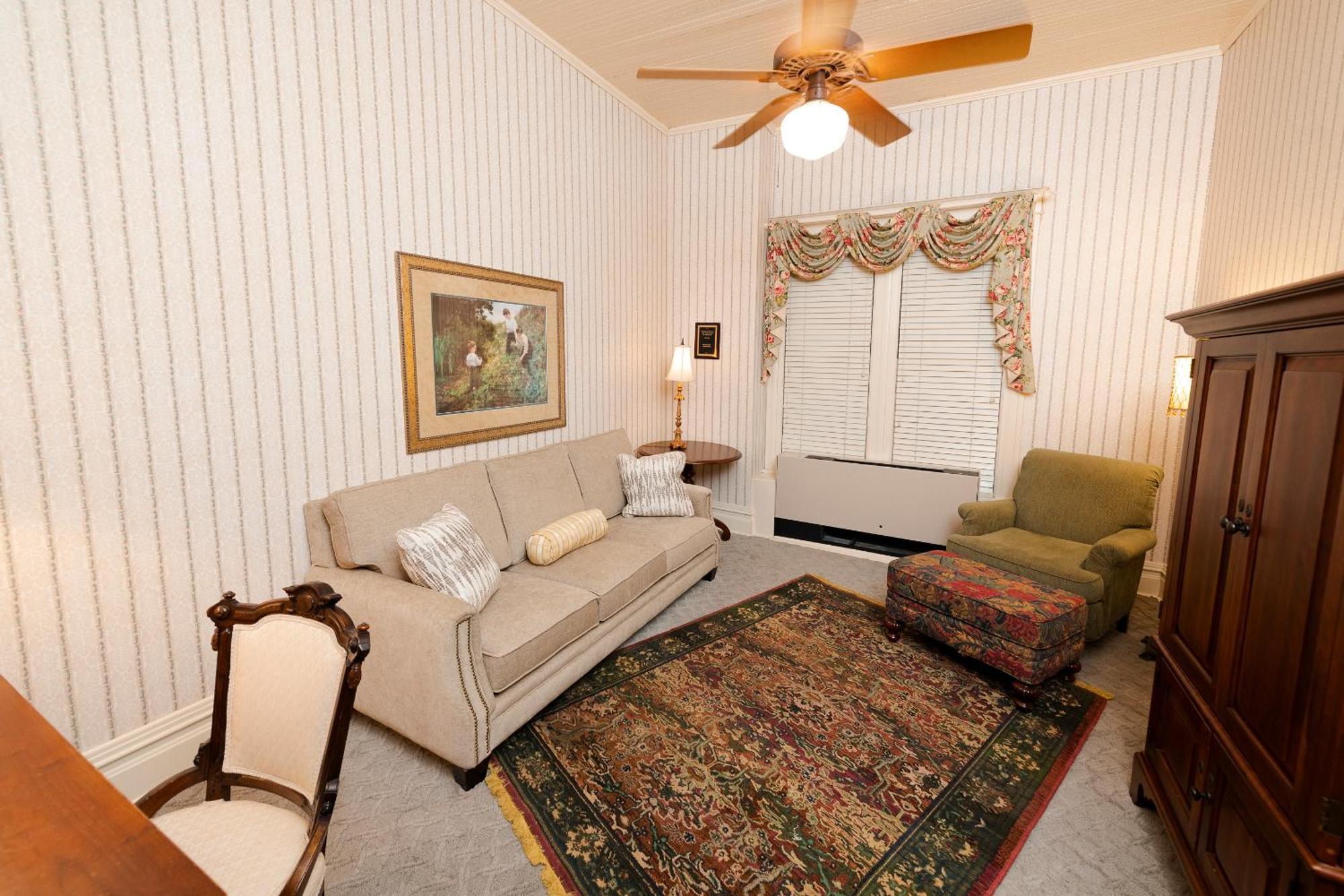 Hotel Captain Henderson House Arkadelphia Habitación foto